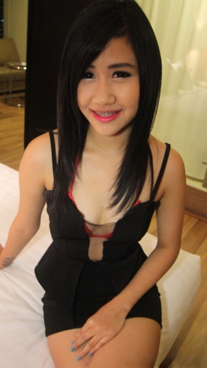 Asian teen Gaya works free of a bikini prior to POV sex with a creampie finale 96864358