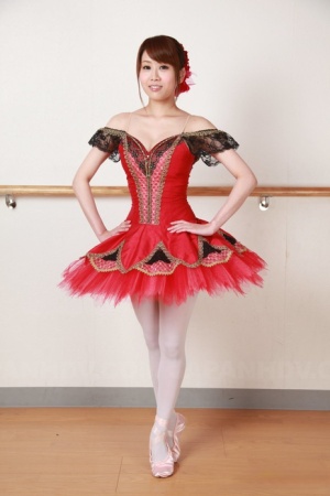 Busty Japanese ballerina Ririka Suzuki goes topless on practice 60498569