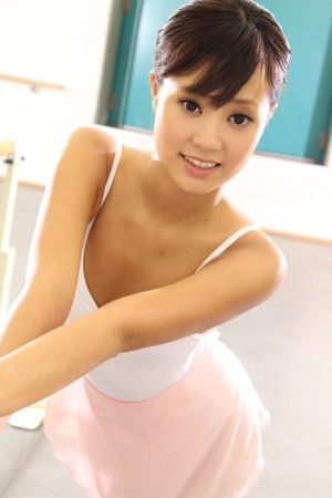 Japanese ballerina Ruri Kinoshita stretches her young body in tights & tutu 67333230