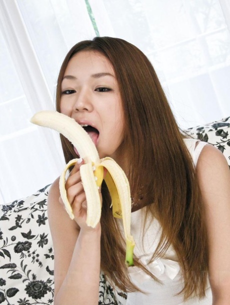 Cute Japanese girl Sakura Hirota peels a banana before a CFNM blowjob 64791672