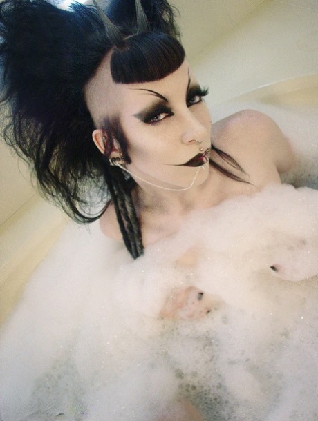Goth model Razor Candi takes a bath in a highly tempting manner 21500545