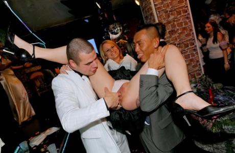 Wedding party becomes a hot interracial orgy when the bride gets on her knees 82386112