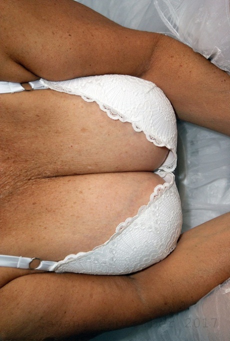 460px x 682px - Big Tits Close Up Nude & Porn Pics - ViewGals.com