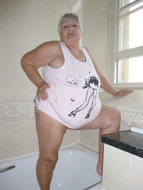 Old British fatty Grandma Libby gets naked while taking a bath 45828816