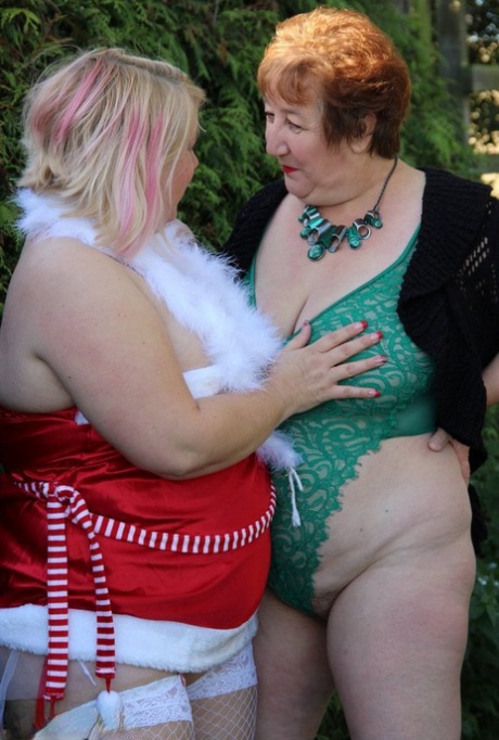 Fat granny Kinky Carol and her BBW girlfriend exposed their boobs in a yard 79468936
