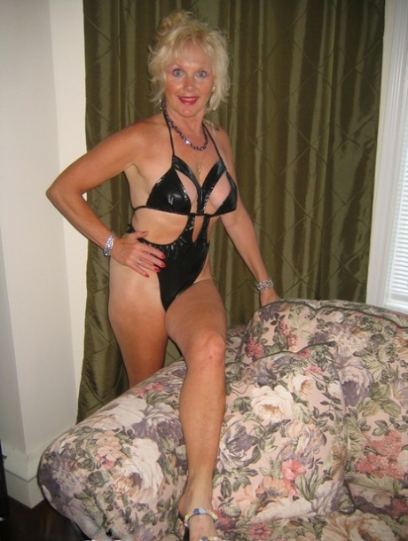 Blonde granny Ruth makes her nude modeling debut by posing around the house 91384423