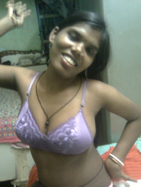Indian girls expose their large breasts and vaginas on their beds 10946298