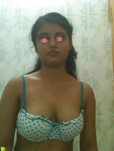 Indian college girl posing naked in shower 46438036