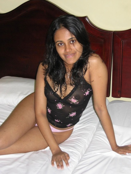 Indian solo girl exposes her breasts while sporting a winning smile 75197151