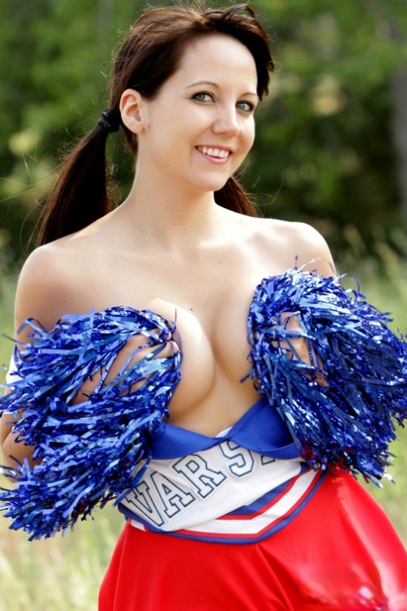 Cheerleader Porn Pics