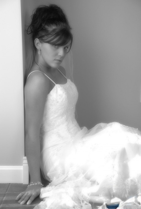 Amateur model Karen poses in wedding dress during solo action 20567633