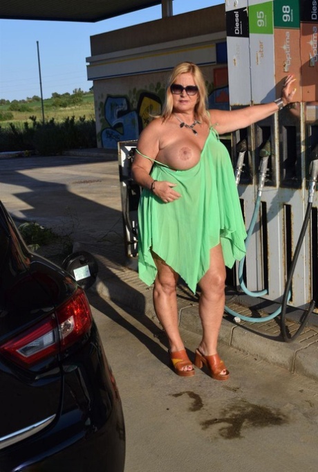 Thick amateur Nude Chrissy exposes her boobs and butt at a gas station 38952598
