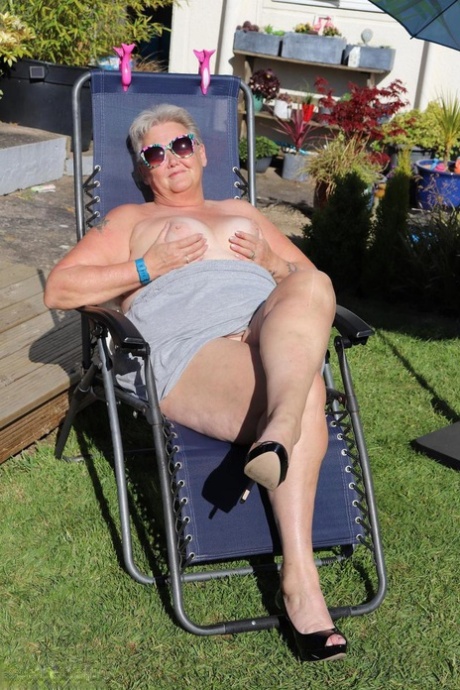 Fat nan Valgasmic Exposed shows her tits and snatch on a backyard lounge chair 37494371