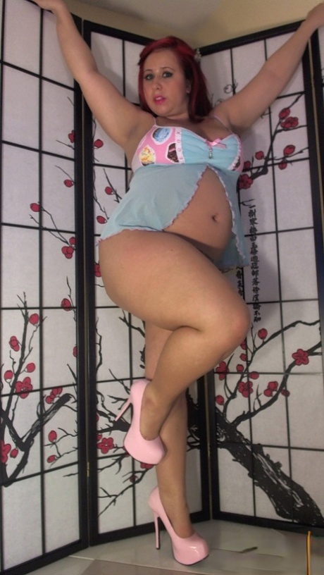 Curvylicious pregnant MILF Georgia Peach stripping and posing on the chair 59523426