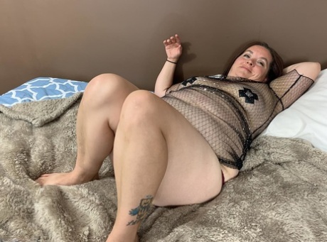Overweight mature woman Sexy Nebbw exposes her tits & twat for the first time 94559529
