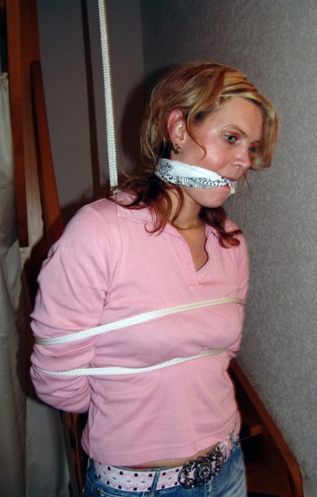 Clothed girl Blonde Lea is cleave gagged while bound with rope 88827993