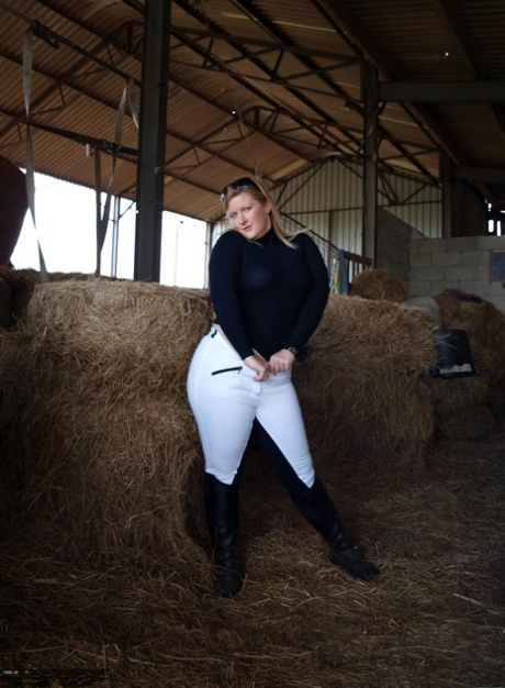 Overweight blonde Samantha exposes herself in a hay room inside of a barn 75608493