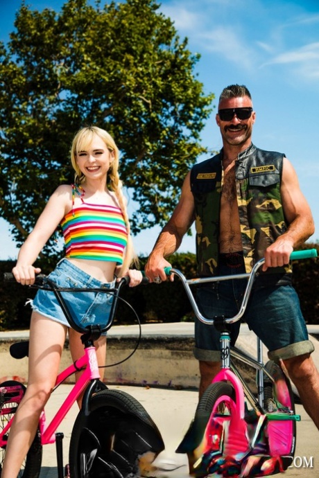 Young blonde Lilly Bell and her older boyfriend bicycle before they fuck 84346967