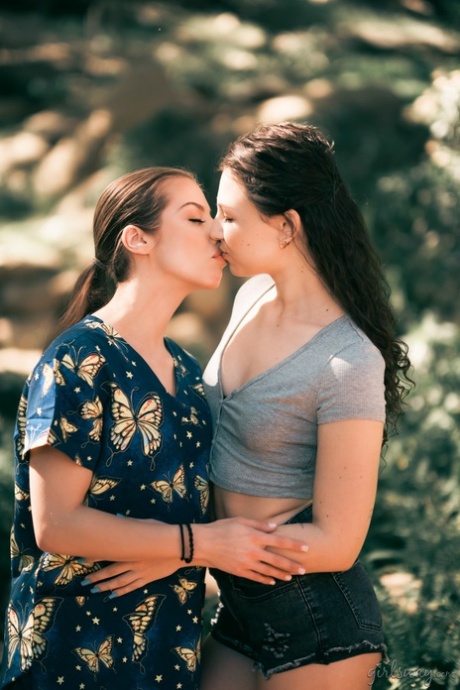 Pretty nurse Spencer Bradley shares a lesbian kiss with Liz Jordan 51335032