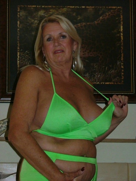 Fat Mature Amateur Nude & Porn Pics - ViewGals.com