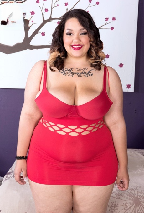 BBW Chevy Cobain has her huge tits played with before intercourse 52636127