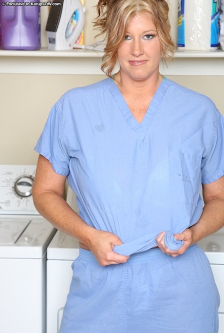 Blonde Nurse Upskirt - Nude Nurse Porn & Hot Nurse Pics - ViewGals.com