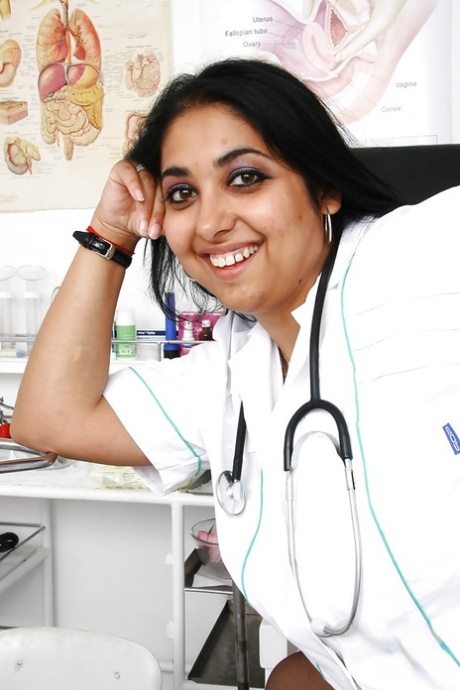 Fat Indian nurse Alice flashing upskirt underwear in hospital 91494456