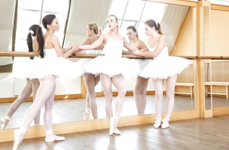 Lesbian Ballet - Ballerina Lesbian Nude & Porn Pics - ViewGals.com