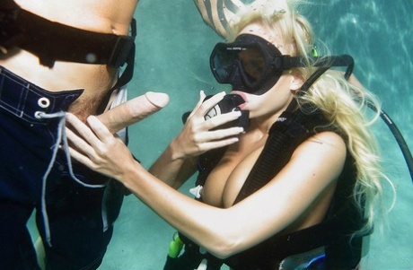 Arousing blonde diver Angelina Ashe enjoys a hard underwater fucking 79327986