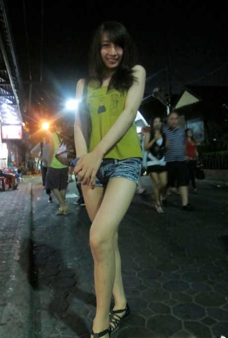 Sexy Thai shemales walking public streets looking for sex dates 90079393